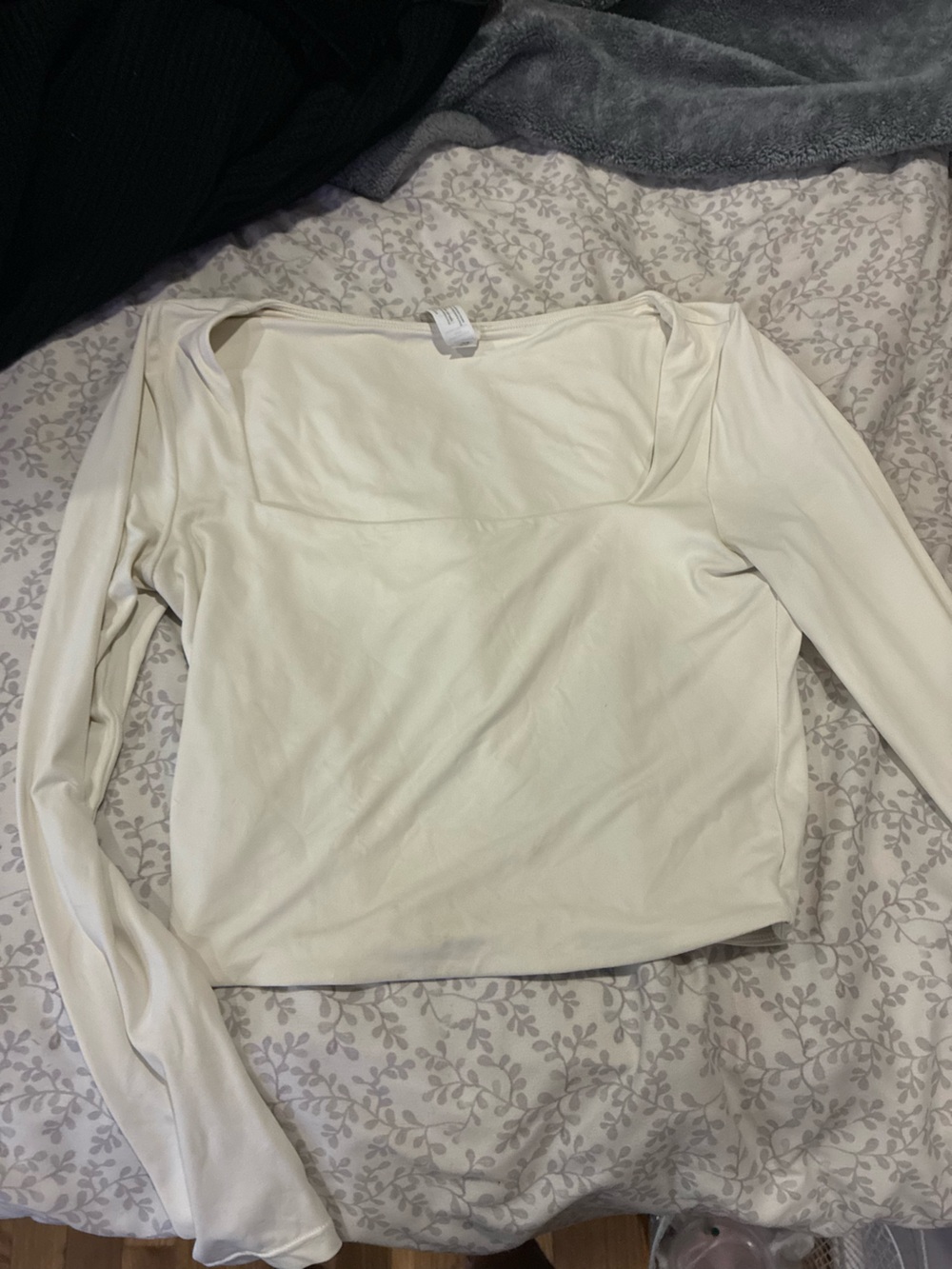 Women’s  Cream Long-Sleeve Crew Neck Shirt